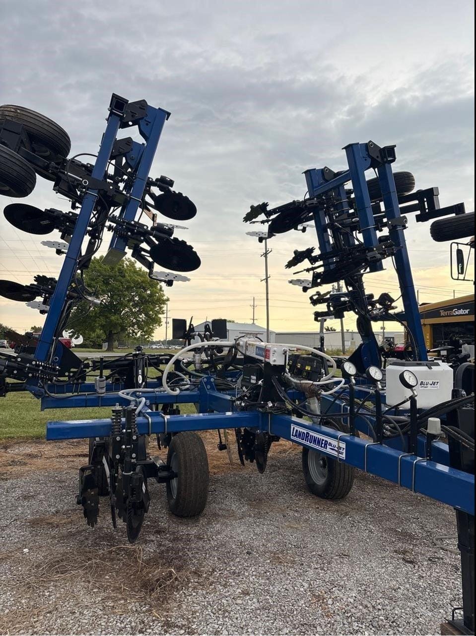 2025 Blu-Jet LandRunner II Equipment Image0