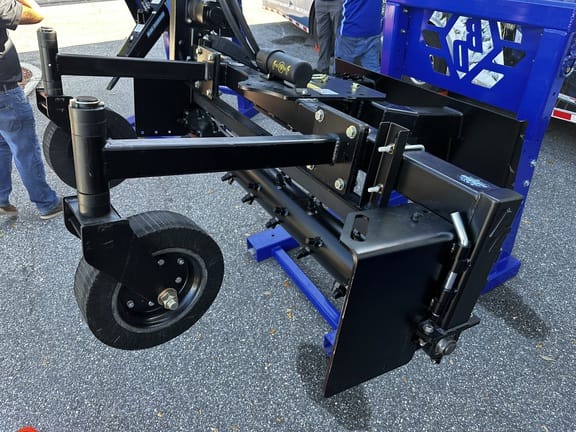 2025 Blue Diamond 132110 Equipment Image0