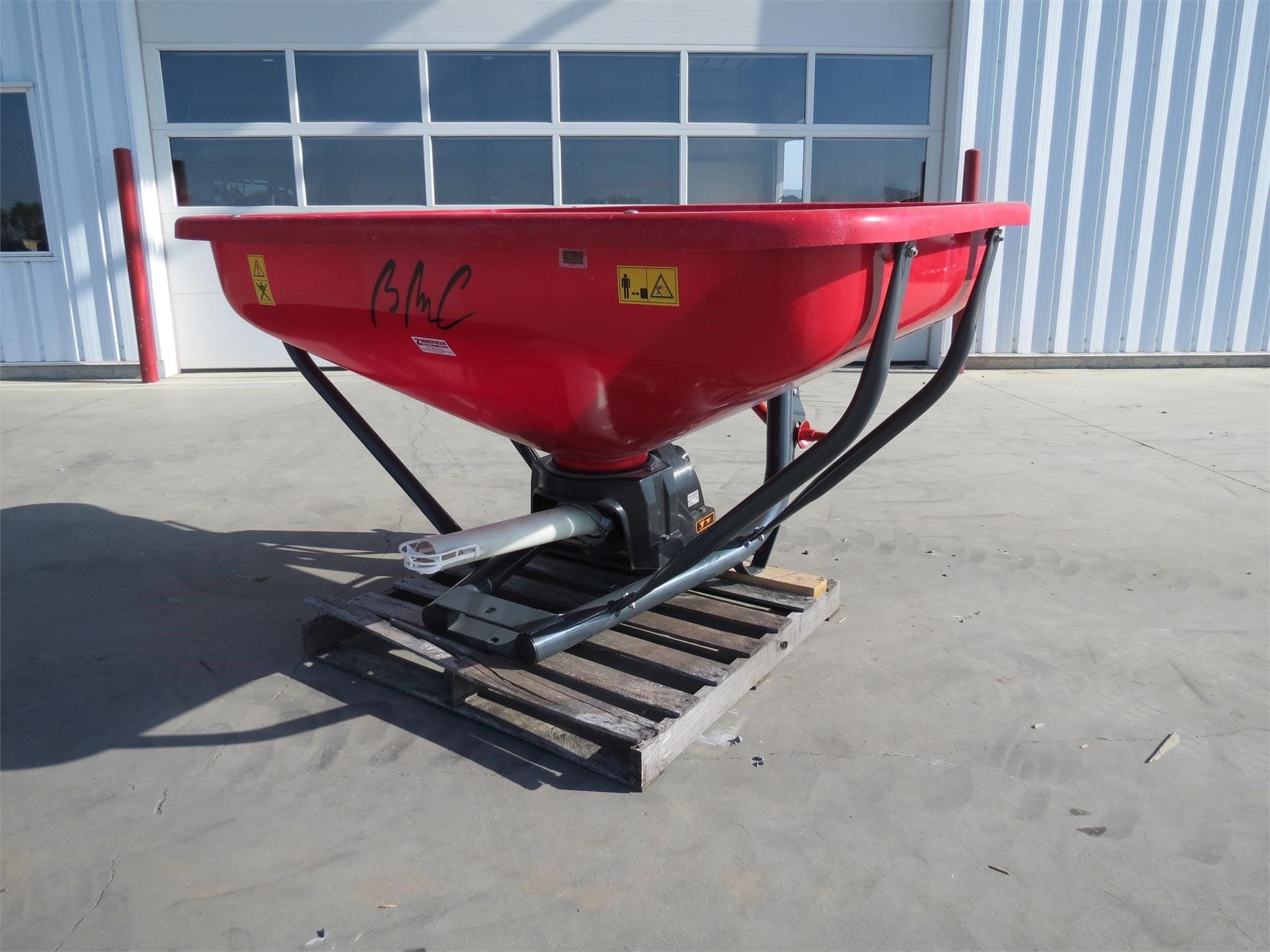 2025 BMC AIG 800 Equipment Image0