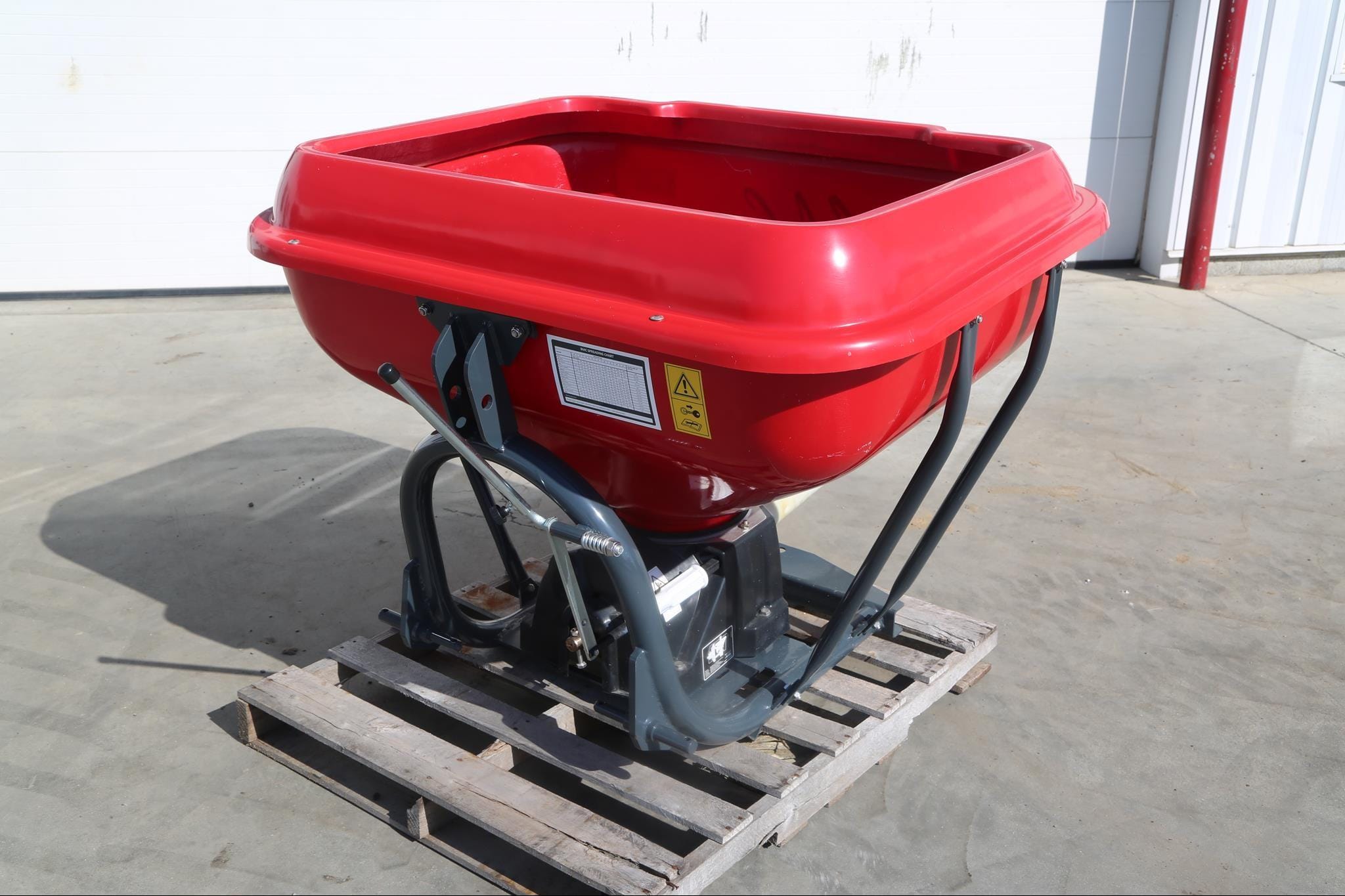 2025 BMC AIP600 Equipment Image0