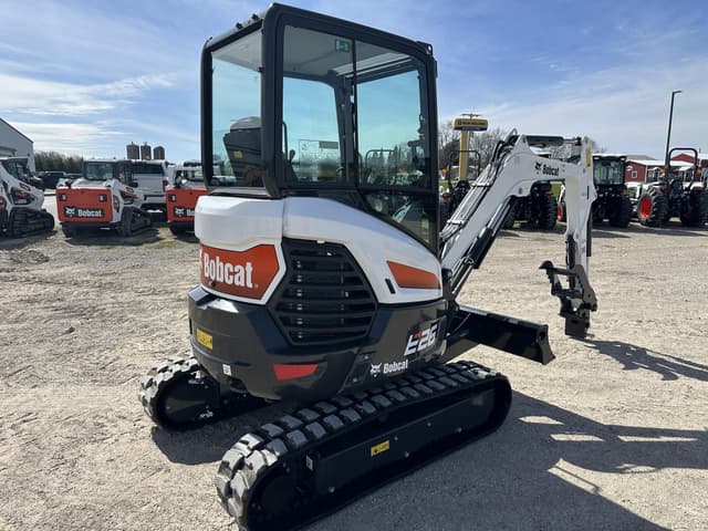 Image of Bobcat E26 equipment image 4