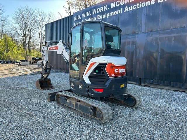 Image of Bobcat E35 equipment image 1