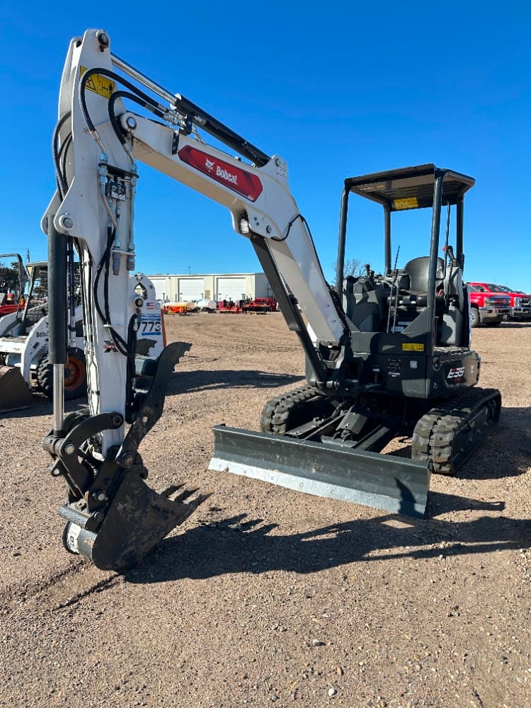 2025 Bobcat E35 Equipment Image0