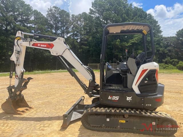 Image of Bobcat E35 R2 equipment image 1