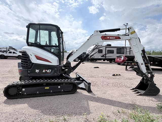 Image of Bobcat E40 equipment image 3