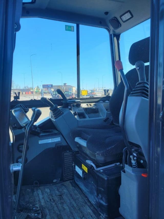 Image of Bobcat E48 equipment image 4