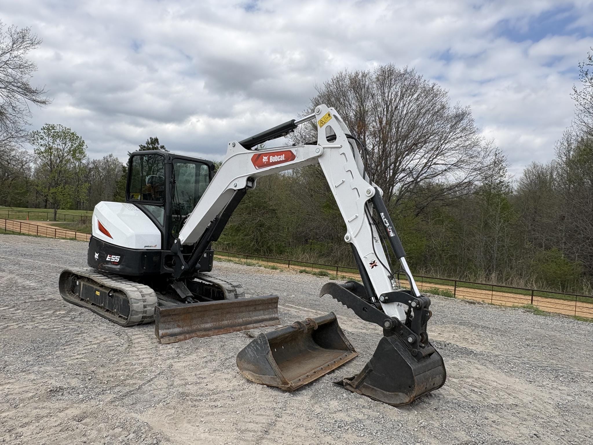 2025 Bobcat E55R2 Equipment Image0