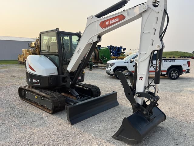Image of Bobcat E60 equipment image 1