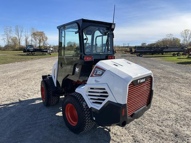 Image of Bobcat L35 equipment image 3