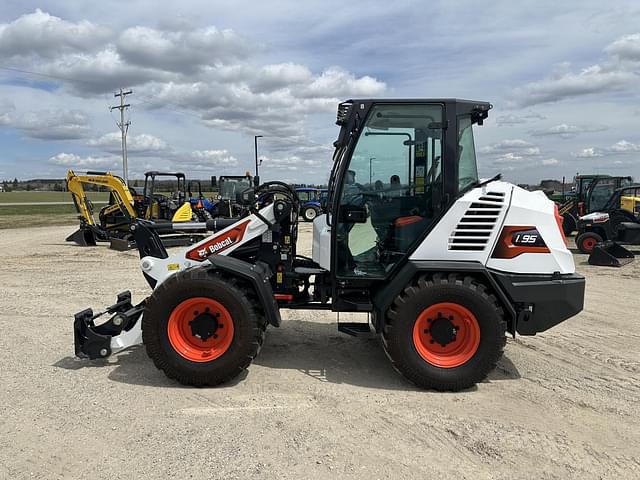 Image of Bobcat L95 equipment image 1