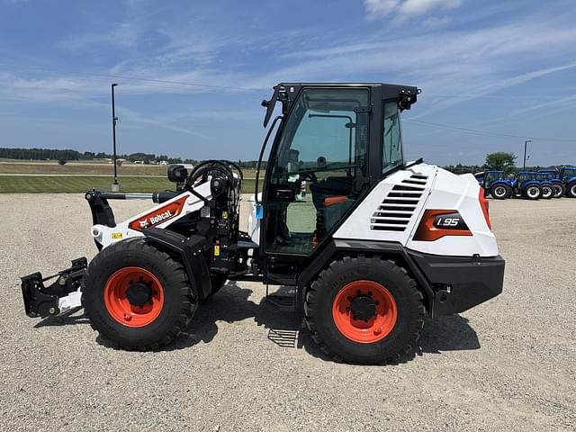 Image of Bobcat L95 equipment image 1