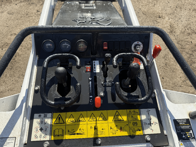Image of Bobcat MT100 equipment image 2