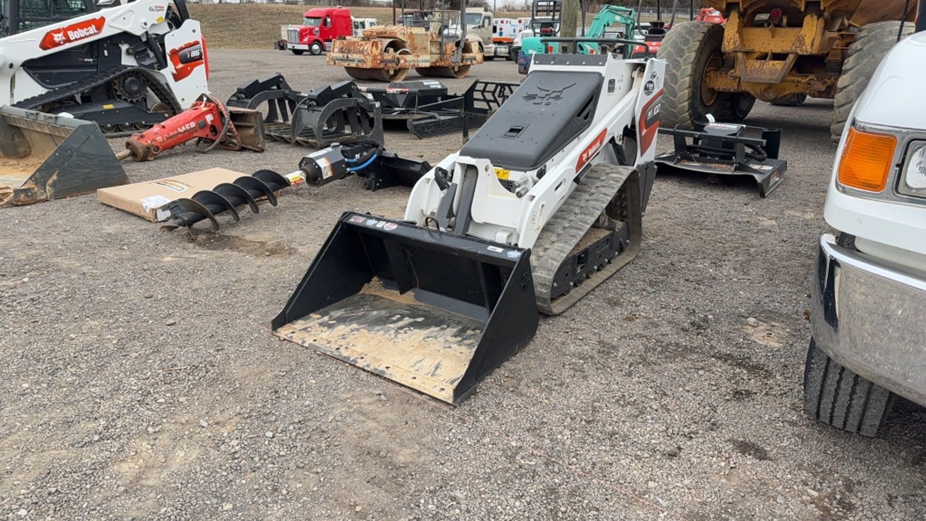 2025 Bobcat MT100 Equipment Image0