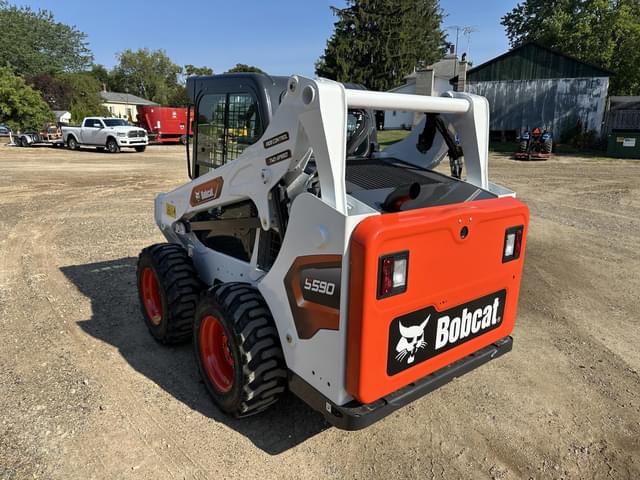 Image of Bobcat S590 equipment image 2