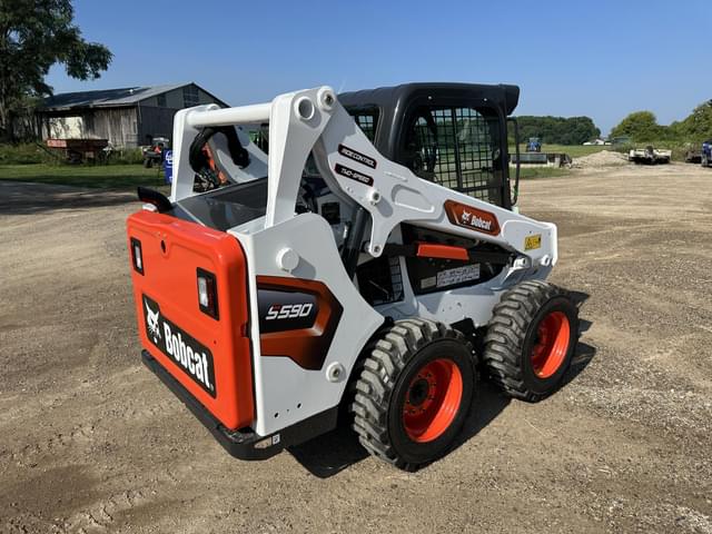 Image of Bobcat S590 equipment image 4