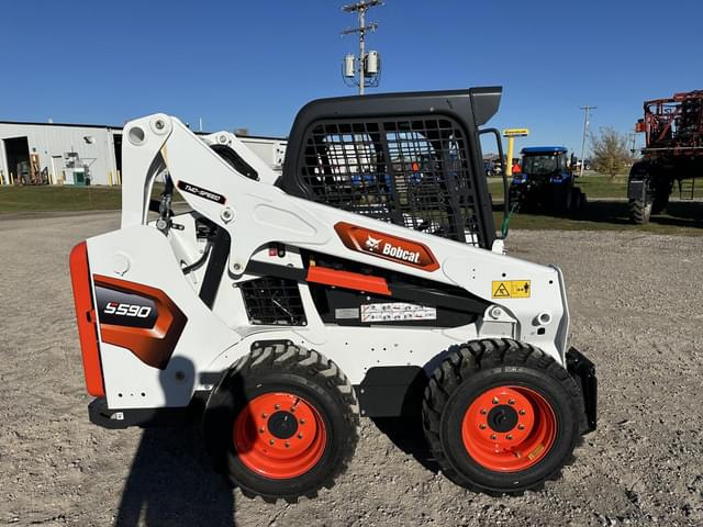 Image of Bobcat S590 equipment image 1