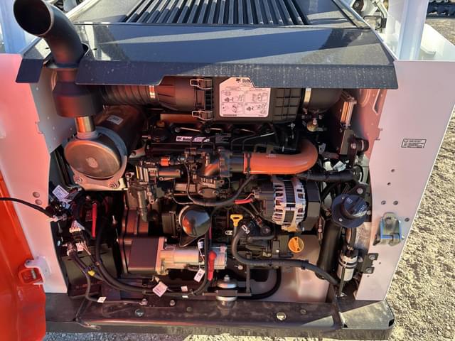 Image of Bobcat S590 equipment image 4