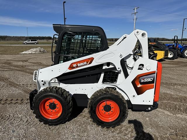 Image of Bobcat S590 equipment image 1