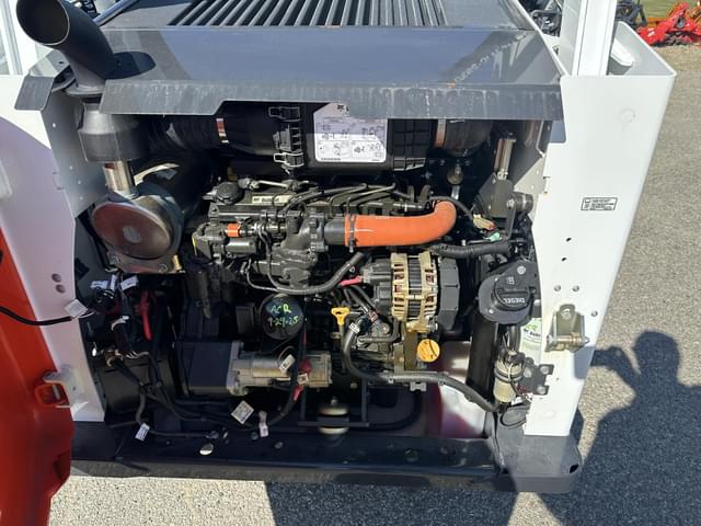 Image of Bobcat S590 equipment image 4