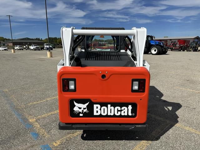 Image of Bobcat S590 equipment image 3