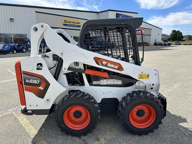 Image of Bobcat S590 equipment image 1
