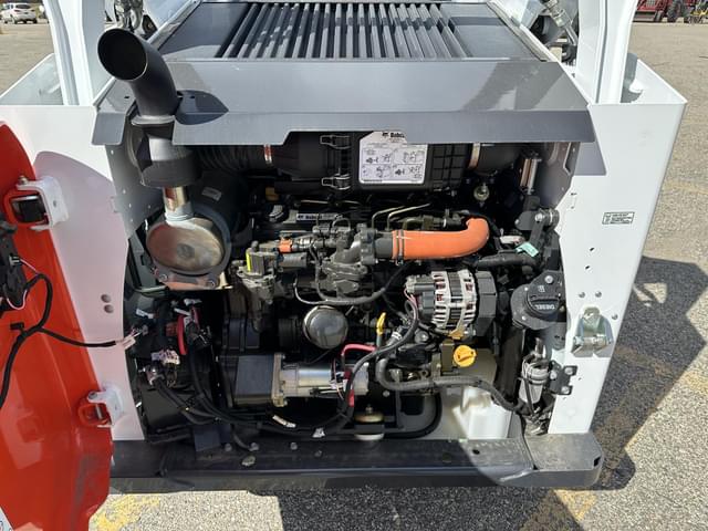 Image of Bobcat S590 equipment image 4