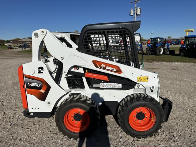 Image of Bobcat S590 equipment image 1