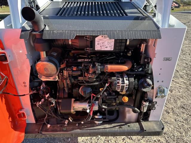 Image of Bobcat S590 equipment image 4