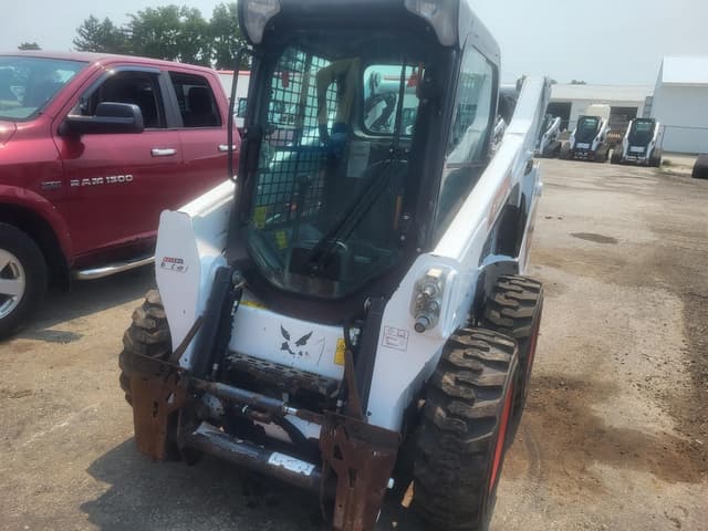 Image of Bobcat S590 equipment image 2