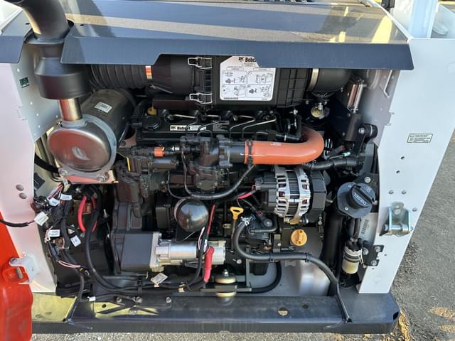 Image of Bobcat S590 equipment image 4