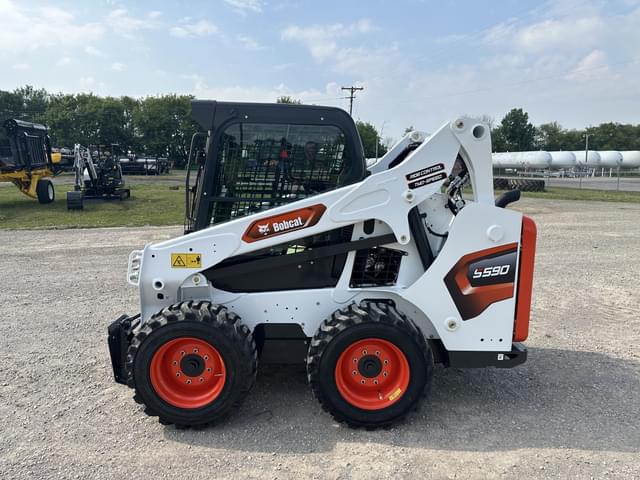 Image of Bobcat S590 equipment image 1