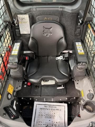 Image of Bobcat S650 equipment image 4