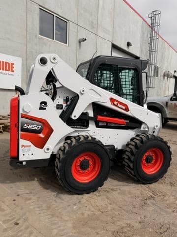 Image of Bobcat S650 equipment image 2