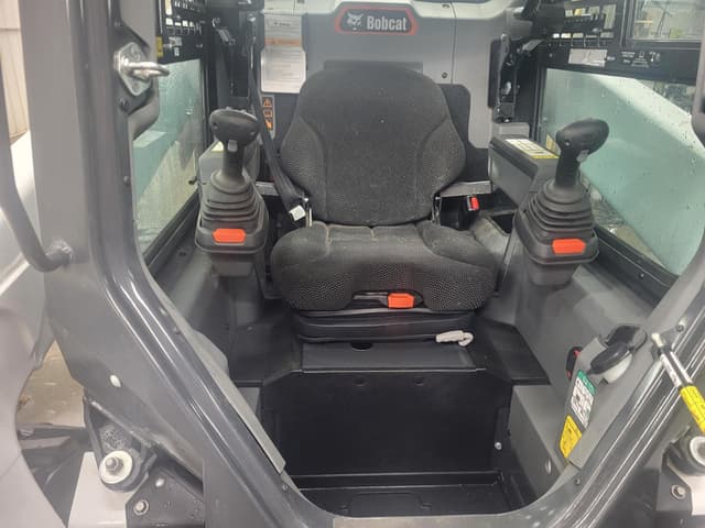 Image of Bobcat S76 equipment image 4