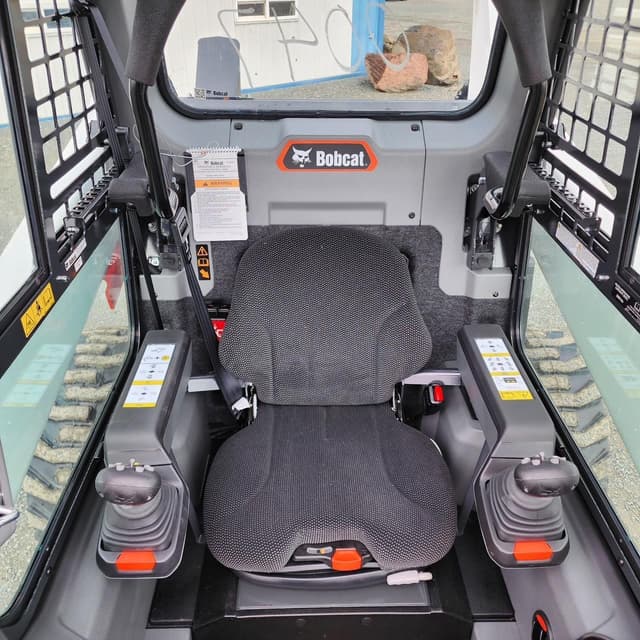 Image of Bobcat S76 equipment image 4