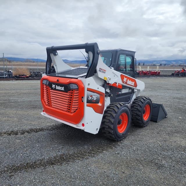 Image of Bobcat S76 equipment image 2