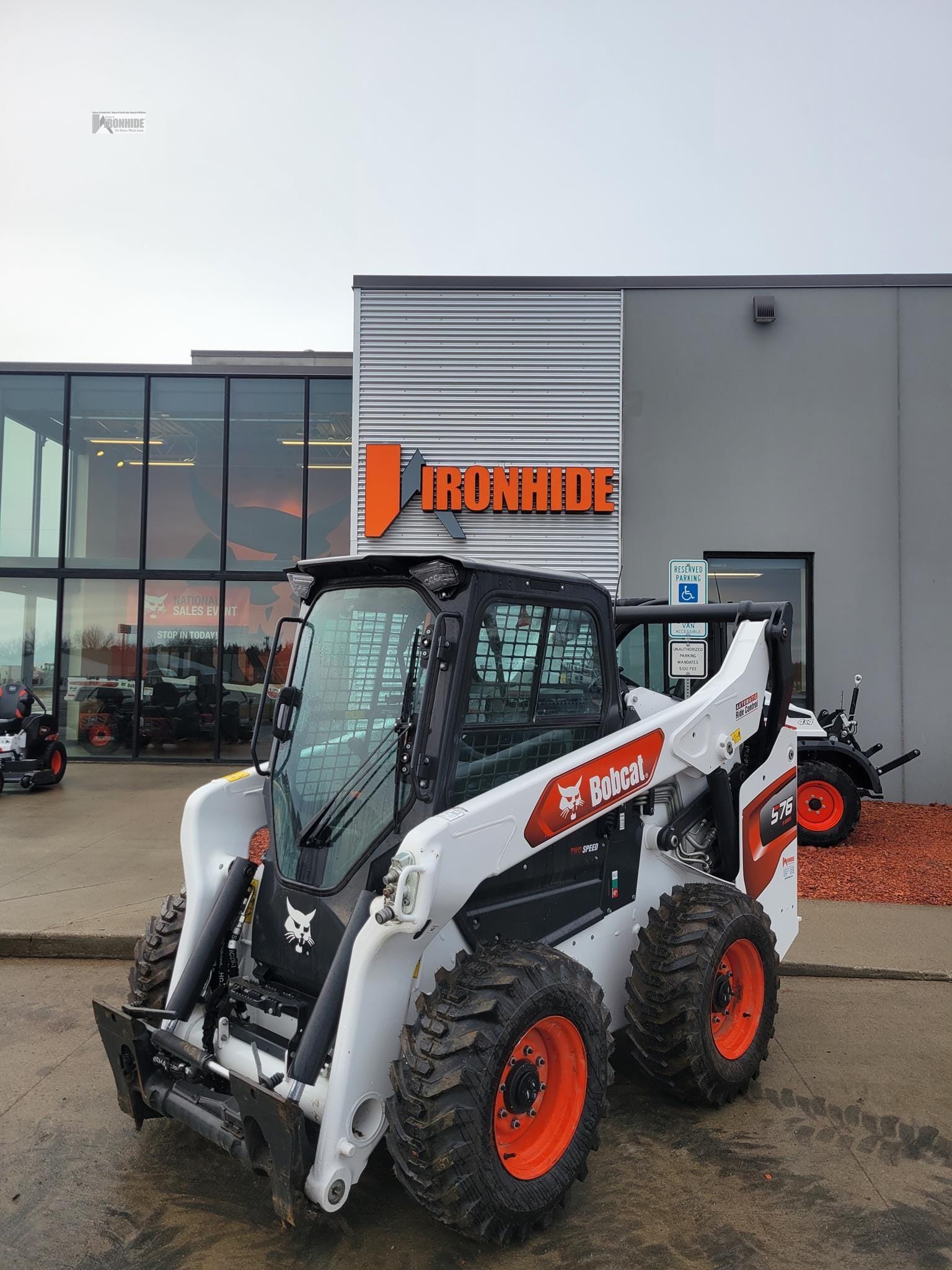 2025 Bobcat S76 Equipment Image0
