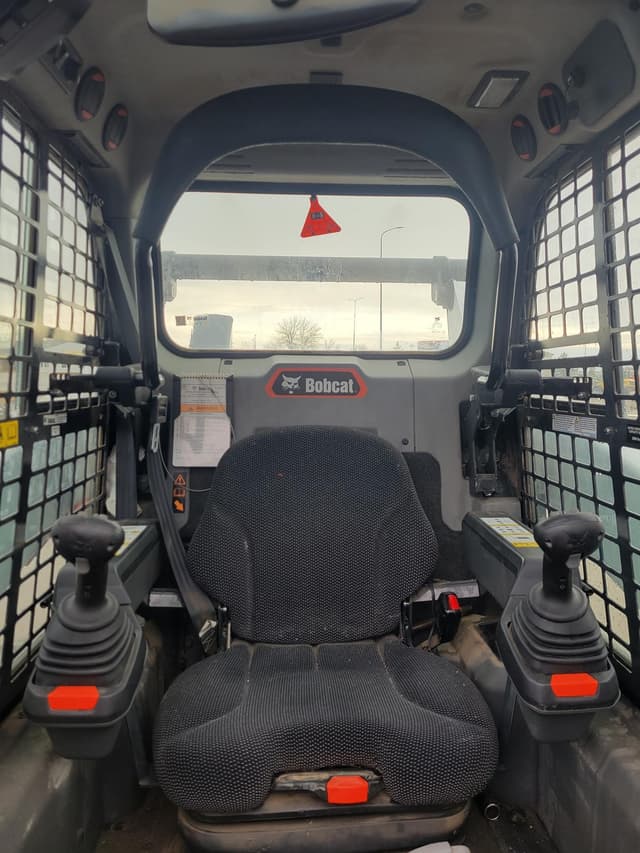 Image of Bobcat S76 equipment image 4