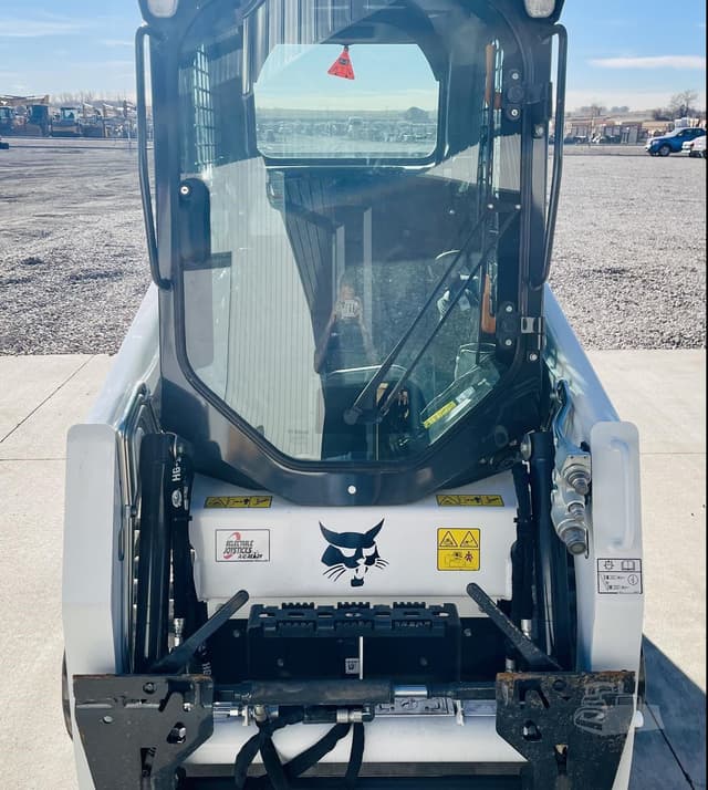 Image of Bobcat T450 equipment image 2
