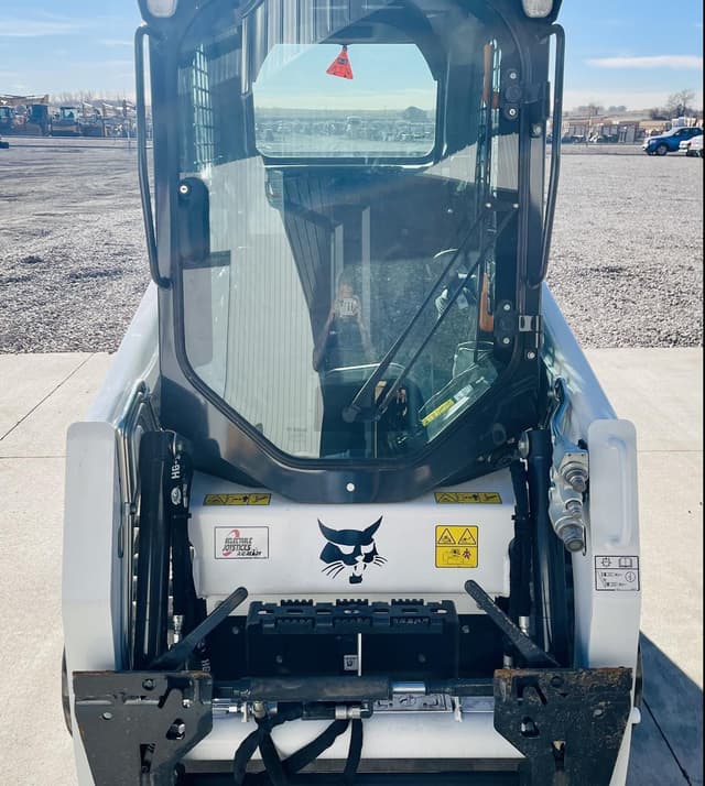 Image of Bobcat T450 equipment image 2