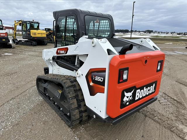 Image of Bobcat T550 equipment image 2