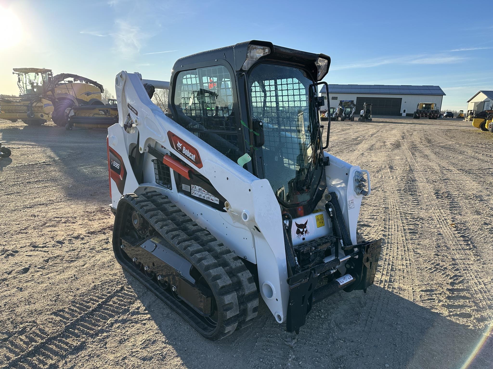 2025 Bobcat T595 Equipment Image0