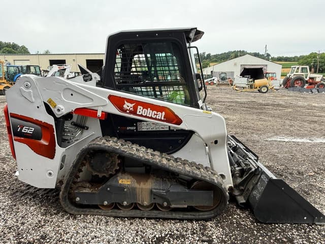 Image of Bobcat T62 equipment image 4