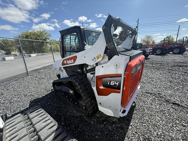 Image of Bobcat T64 equipment image 2