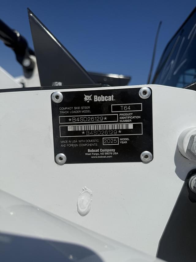 Image of Bobcat T64 equipment image 4