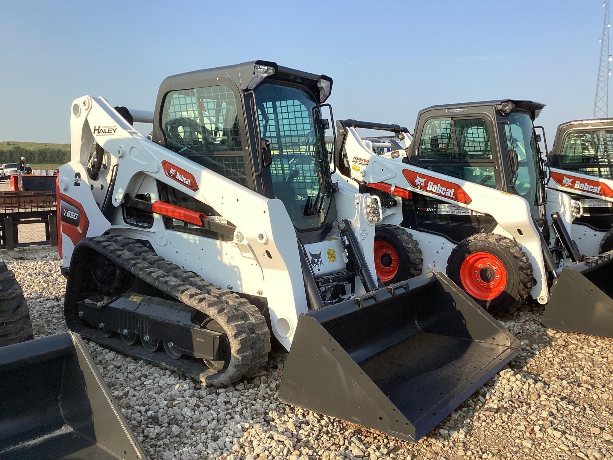 2025 Bobcat T650 Equipment Image0