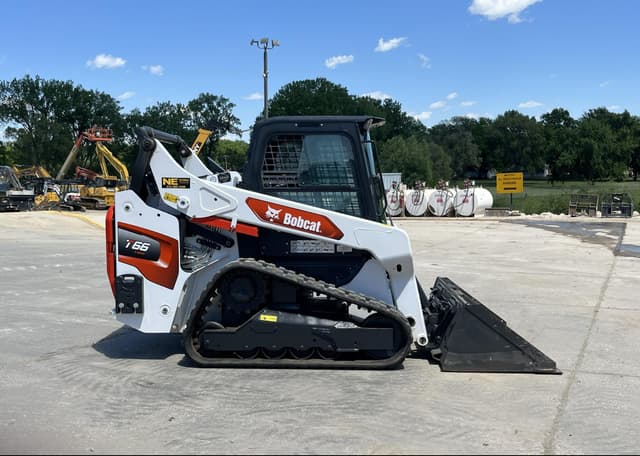 Image of Bobcat T66 equipment image 4