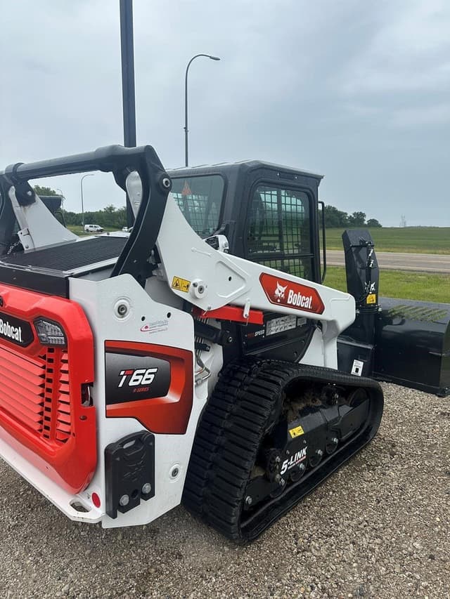 Image of Bobcat T66 equipment image 2