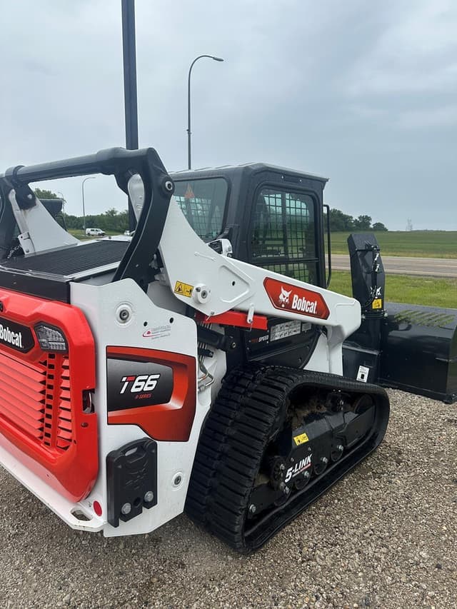 Image of Bobcat T66 equipment image 2
