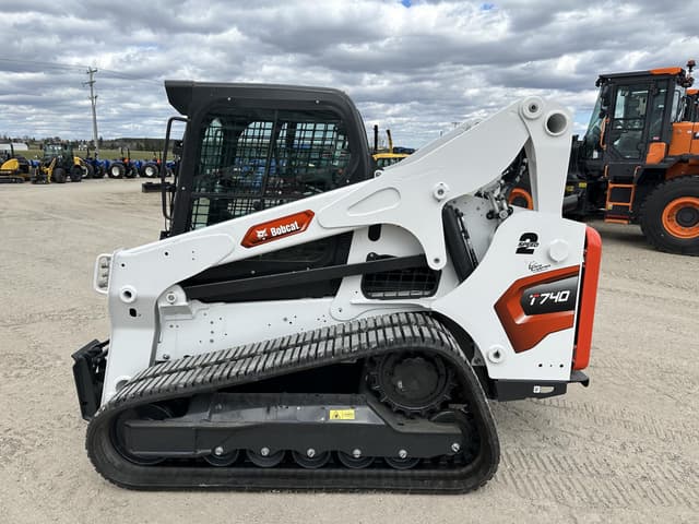 Image of Bobcat T740 equipment image 1